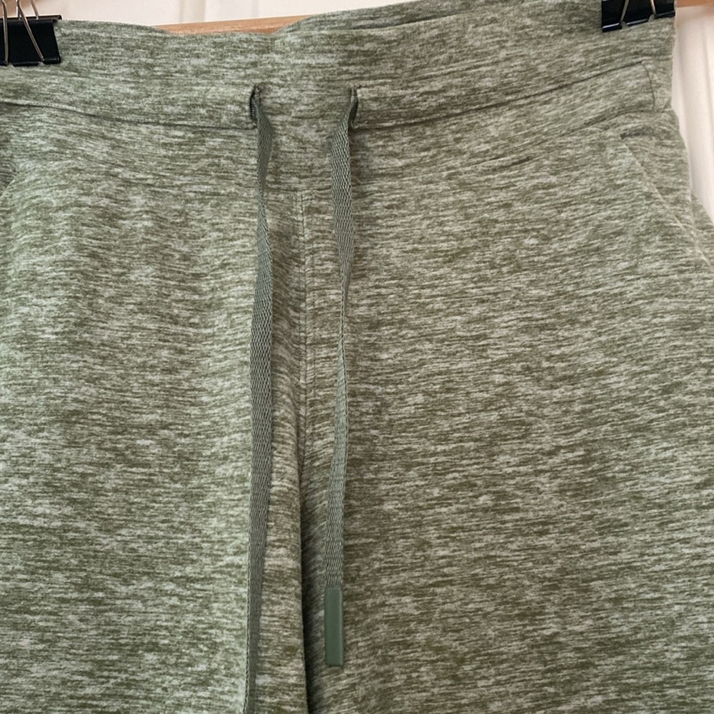 lululemon Ready to Rulu High Rise Jogger Size 4 - Picture 3 of 7